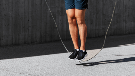 Corde à sauter : calories brûlées et impact sur la perte de poids